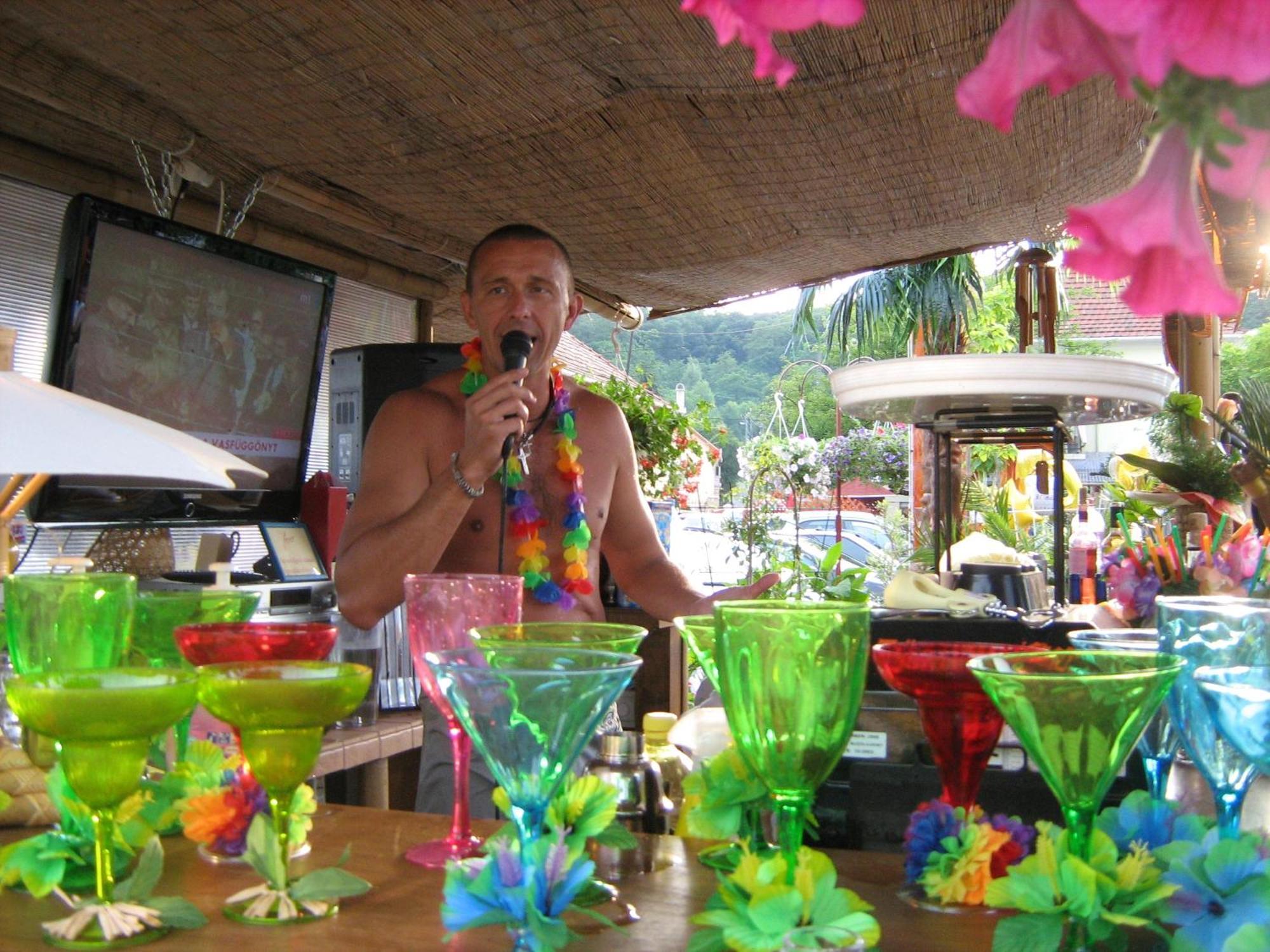Holiday Vendeghaz Es Szabadidokert Jardanhaza Buitenkant foto