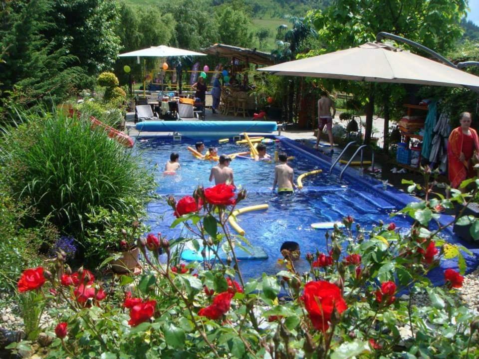 Holiday Vendeghaz Es Szabadidokert Jardanhaza Buitenkant foto