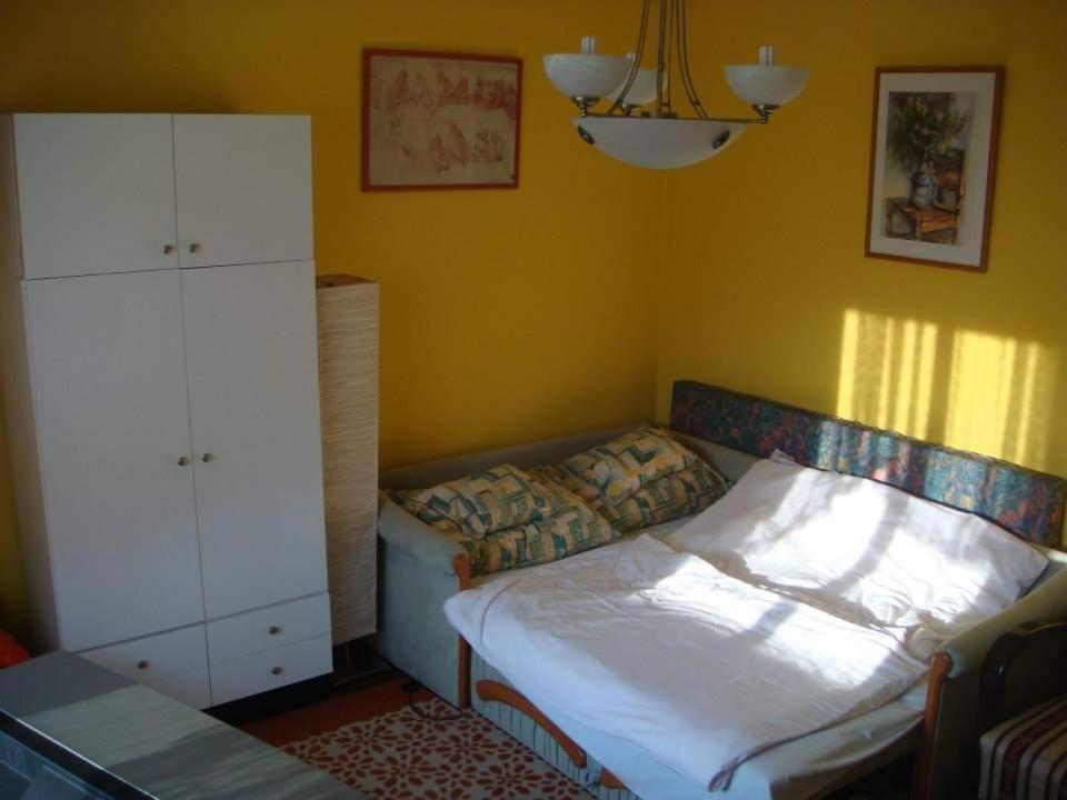 Holiday Vendeghaz Es Szabadidokert Jardanhaza Buitenkant foto