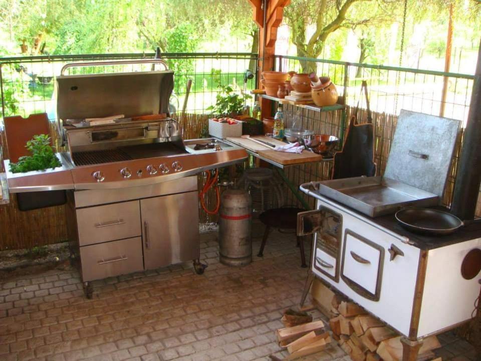 Holiday Vendeghaz Es Szabadidokert Jardanhaza Buitenkant foto