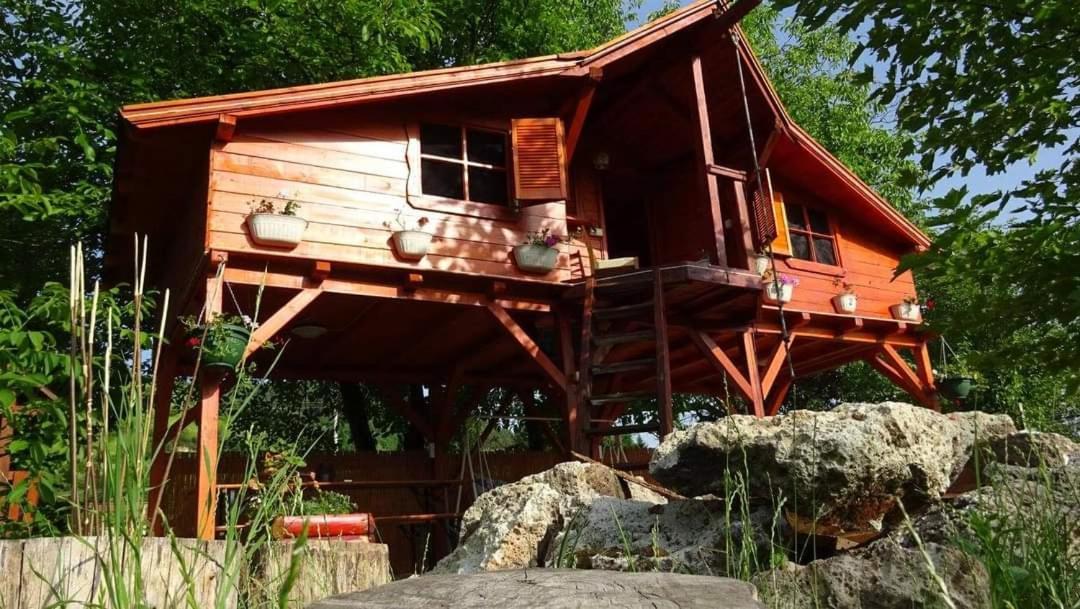 Holiday Vendeghaz Es Szabadidokert Jardanhaza Buitenkant foto