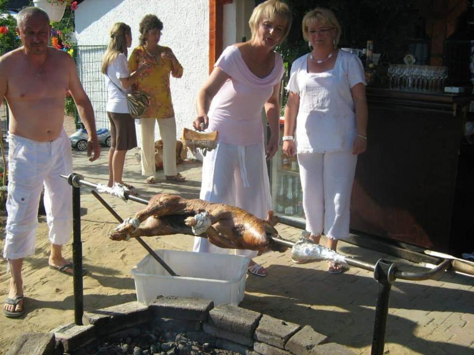 Holiday Vendeghaz Es Szabadidokert Jardanhaza Buitenkant foto
