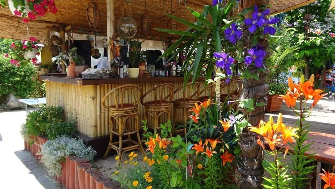 Holiday Vendeghaz Es Szabadidokert Jardanhaza Buitenkant foto